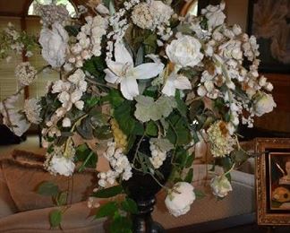 LARGE FLORAL ARRANGEMENT (PREVIOUSLY OWNED BY LION’S PLAYER)