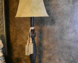 DECORATIVE LAMP