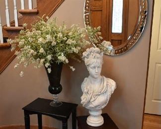 ACCENT TABLE, FLORAL ARRANGEMENT, STATUE, WALL MIRROR
