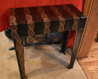 ANIMAL PRINT ACCENT TABLE 