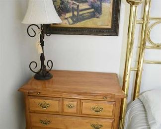 ACCENT TABLE/WRITING DESK, LAMP