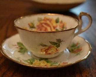 ROYAL STANDARD TEACUP