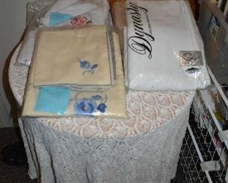 VINTAGE LINENS