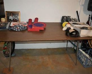 BANQUET TABLE