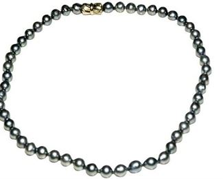 13. Singlestrand Gray Pearl Necklace