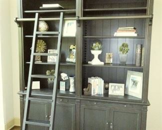 bookcase w/ladder