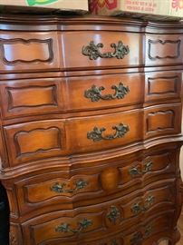 FINEST QUALITY BOMBAY CARVED FRENCH STYLE 5 PIECE BEDROOM SET