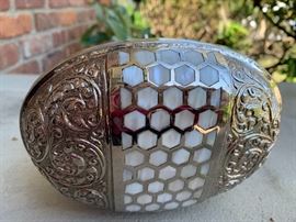 Handbags. Evening bags. Totes. Clutches. Satchels. Crossbody

small and large!