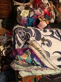 SCARVES 100’s
Silk scarf
Designer brands....