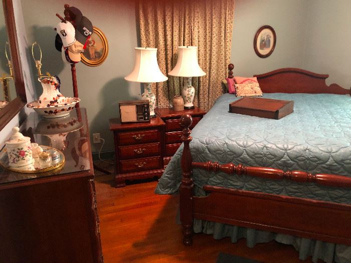Shaker style bedroom suite set