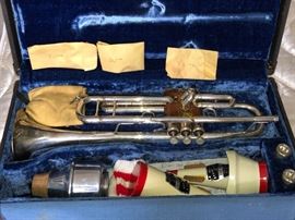Vincent Bach Stradavarius Model 37 Trumpet w/Case