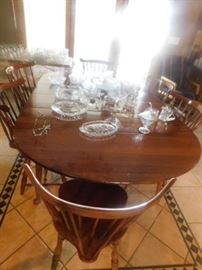 Maple dining table with 1 leave