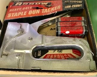 Staple gun