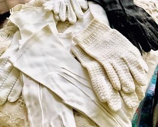 Women’s vintage gloves