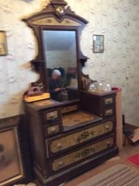 EARLY COTTAGE CHEST WITH MIRROR