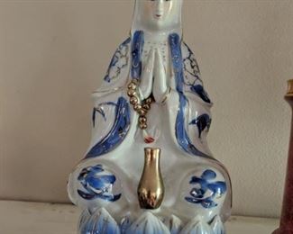 
Vintage Buddhist Goddess of Mercy on Lotus Flower Kwan Yin Quan Yin Porcelain

“Beautiful condition"  Approx 12" x 6"  
