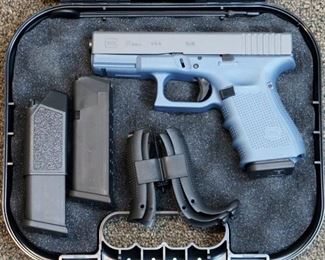 LOT # 52 - DAVIDSON'S EXCLUSIVE GLOCK 19 GEN 4 PISTOL                                                                                                                    AUCTION ESTIMATE - $725.00 - $850.00            CALIBER 9MM, CONDITION IS NEW IN BOX