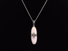 .925 Sterling Silver Art Nouveau Apricot Agate Pendant Necklace