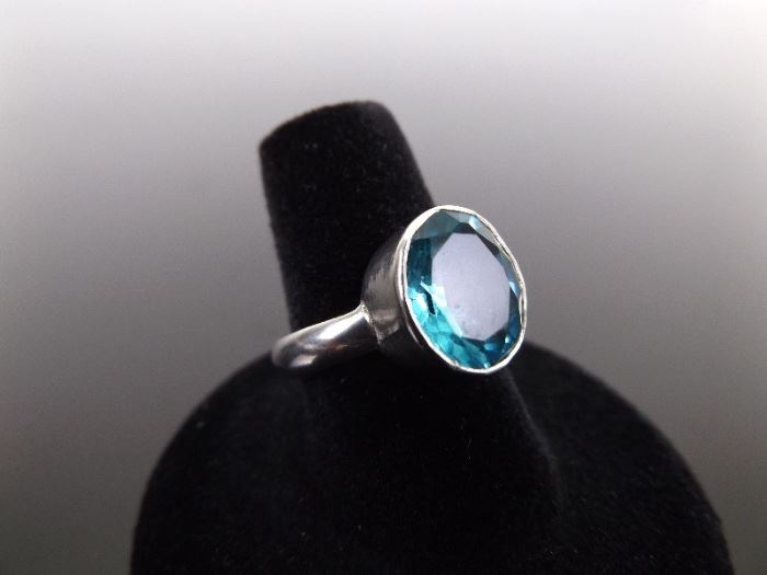 .925 Sterling Silver Faceted Blue Topaz Ring Size 7.5
