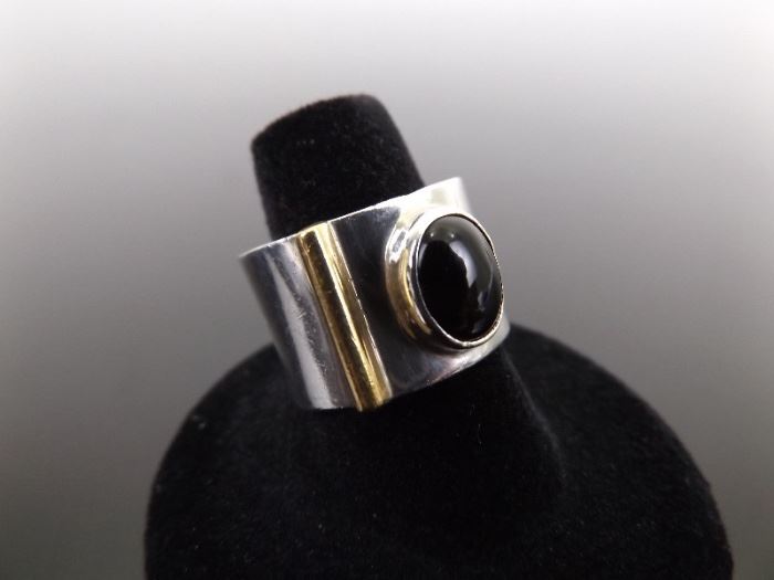 .925 Sterling Silver 14k Bar Accented Onyx Cabochon Ring Size 8
