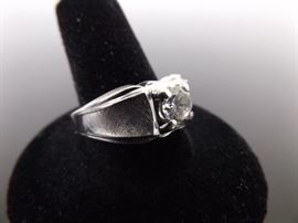 .925 Sterling Silver Faceted Crystal Ring Size 11.25