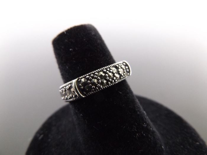.925 Sterling Silver Art Nouveau Ring Size 6
