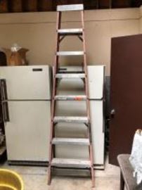 8 ft. Fiberglass and Aluminum Ladder