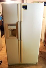 Frigidaire Side By Side With Water and Ice In The Door Model#FRS24XGCDO, 68" x 36" x 34"