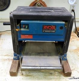 Ryobi 10" Surface Planer Powers Up