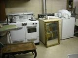 Vintage Universal gas range, washer, dryer