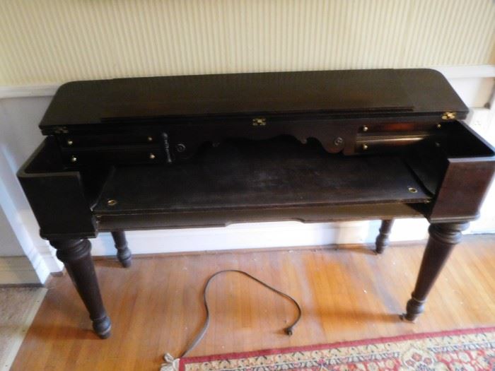 piano  style  desk