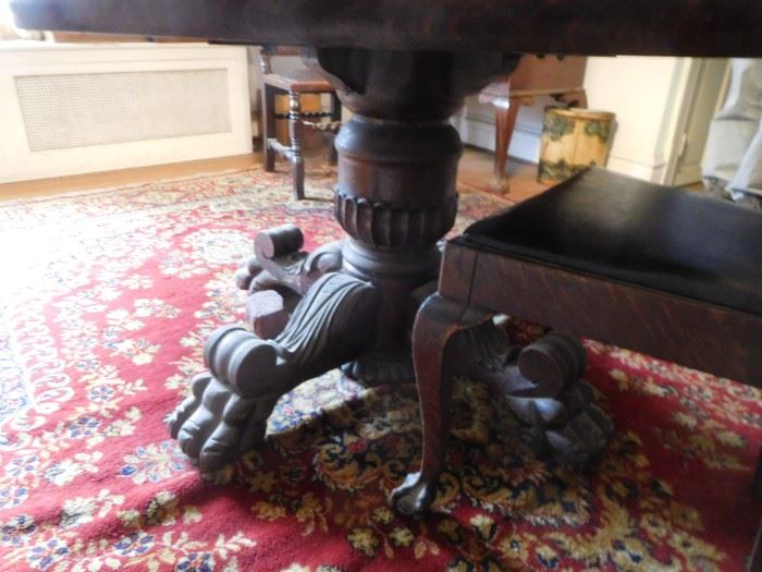 legs on oak table