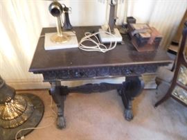 writng or  lamp  table