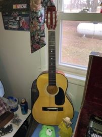 Harmony guitar w/ case