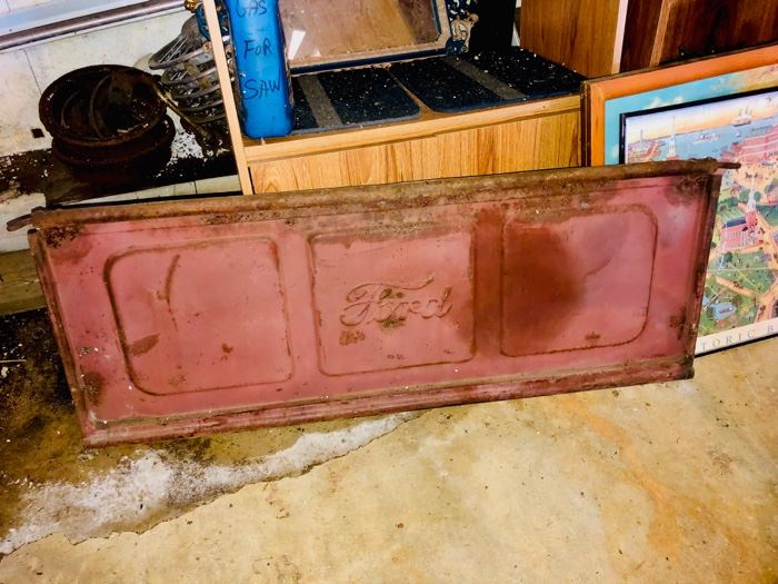 Late 1930s/early 1940s Ford tailgate