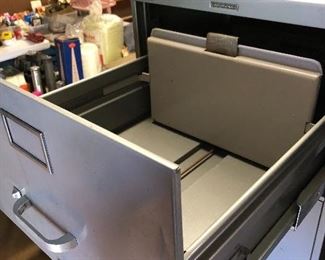 Vert good legal cabinets(3)