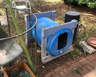 Nice homemade, sturdy kennel for your pet!
