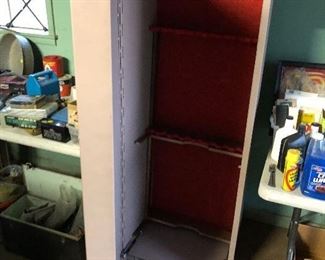 Excellent condition gun safe