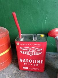 Vintage 2 gallong Eagle Manufacturing Gasoline Filler Can
