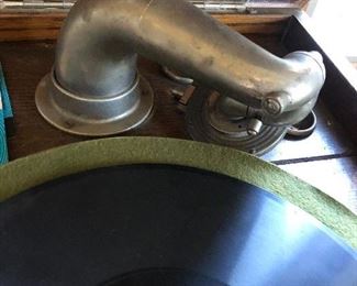 Saxola phonograph machine