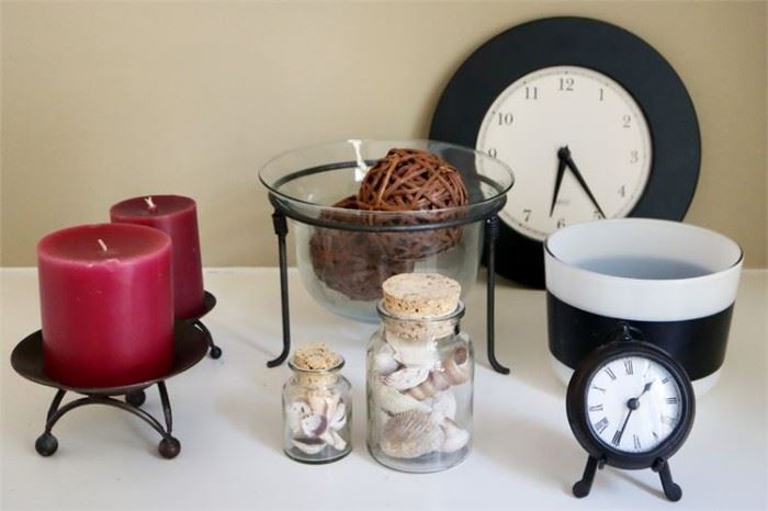27. Miscellaneous Lot of Decorative Items