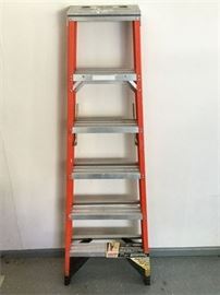 57. Fiberglass and Aluminium 6 Ladder