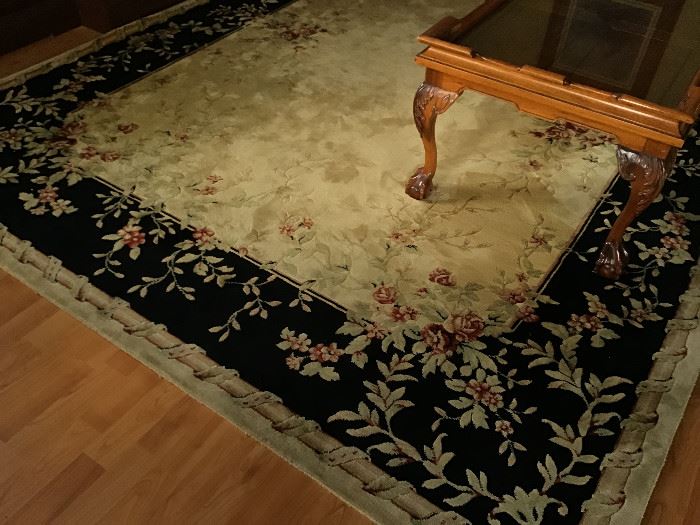 Beautiful living room rug 7" x 9"