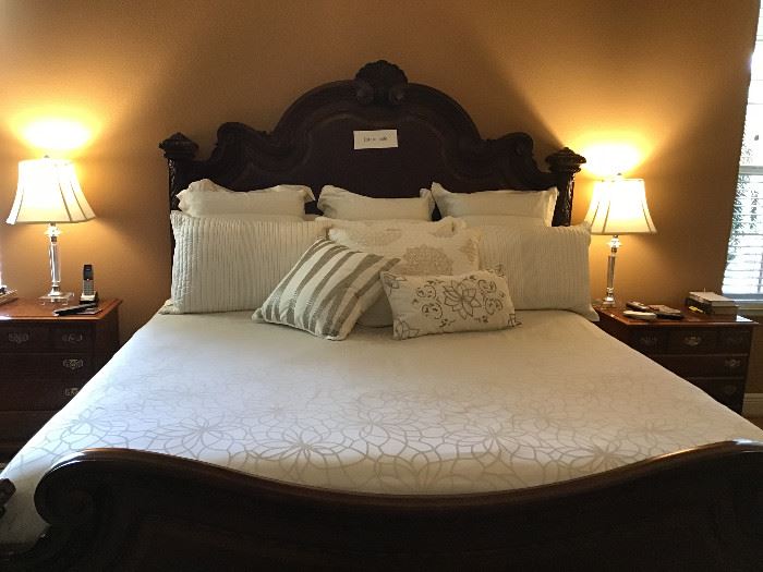 King Size, Electric, Mattress & Base by "Comfortaire", Dual Controls for each side.