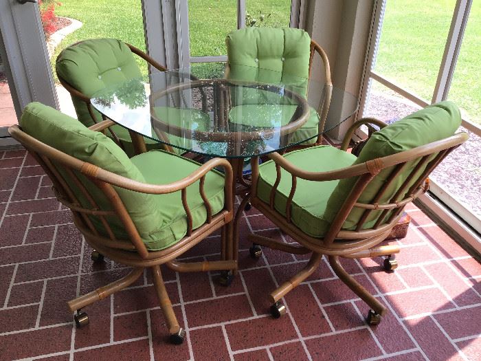 Cane Lanai Set in really good condition (always indoors)