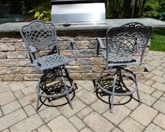 Outdoor bar stools
