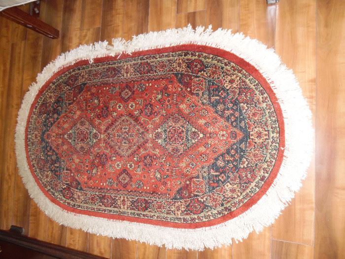 Pretty oval rug