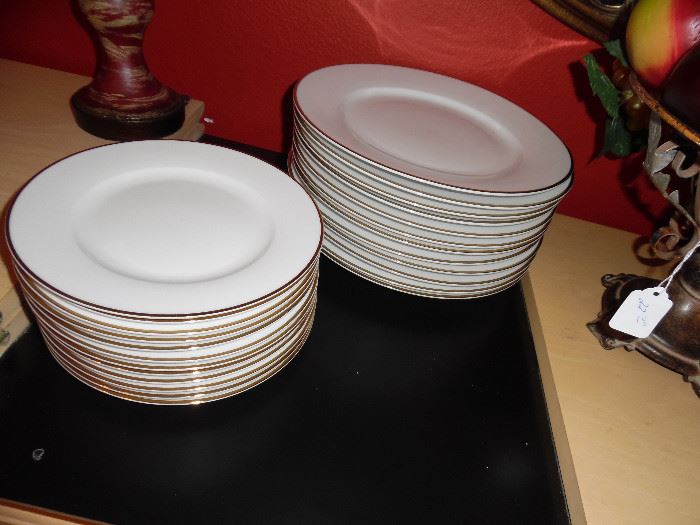 White with gold rim Dinner Plates only