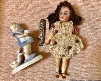 Vintage, antique dolls, knife