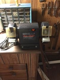 Bench Grinder and Vice https://ctbids.com/#!/description/share/135447